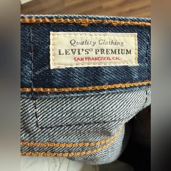Levis 501 Premium Jeans Womens 33x29 Medium Wash Original Fit Button Fly 'Big E' - Picture 11 of 12